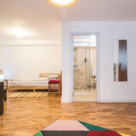 Aparthotel Ficusului *