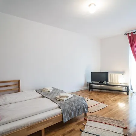 Aparthotel Ficusului *